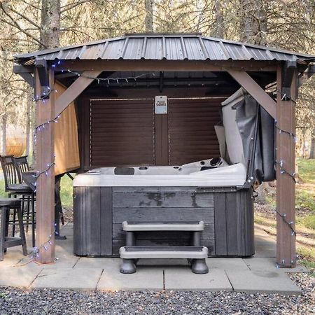 Rustic Cozy Cabin With Hot Tub Bragg Creek Esterno foto