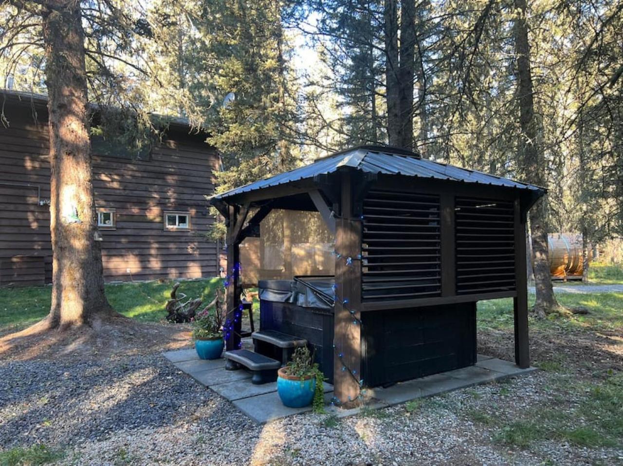 Rustic Cozy Cabin With Hot Tub Bragg Creek Esterno foto