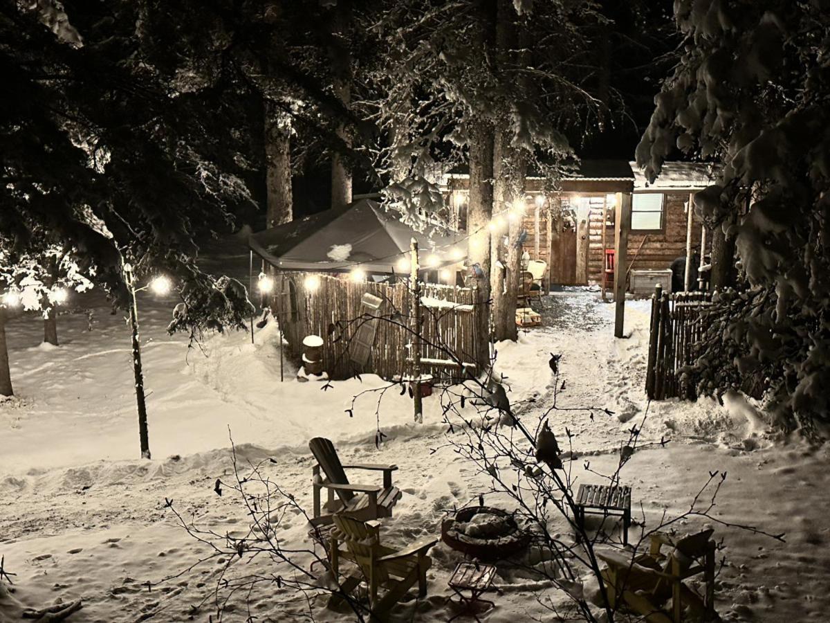 Rustic Cozy Cabin With Hot Tub Bragg Creek Esterno foto